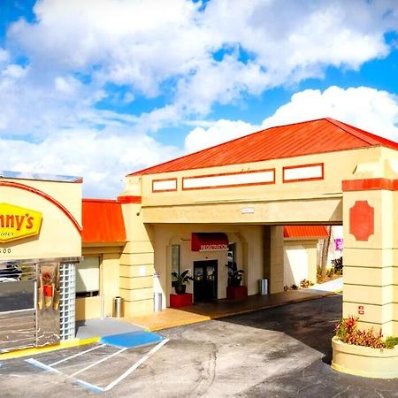 Space Coast Hotel Titusville Exterior photo